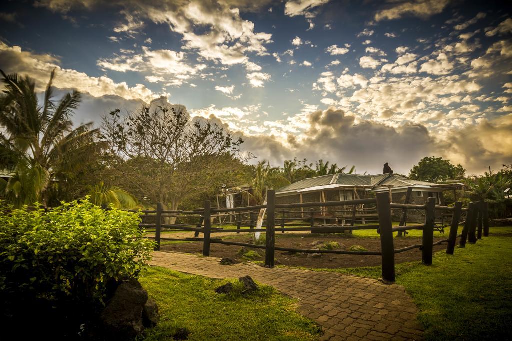 Pikera Uri Eco Lodge Hanga Roa Exterior photo